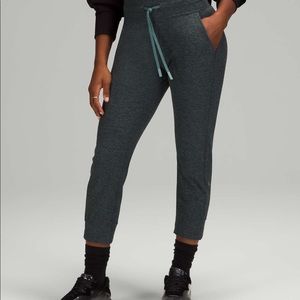 Lululemon NWT Ready to Rulu Jogger Crop Heathered Tidewater Teal/Black Sz 8
